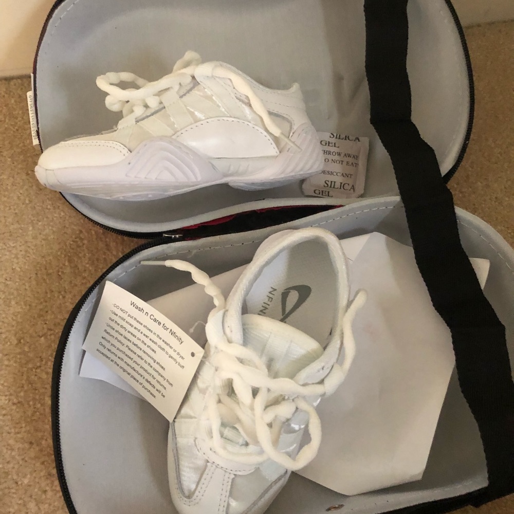 Nfinity Evolution Cheer Shoes Size Y12